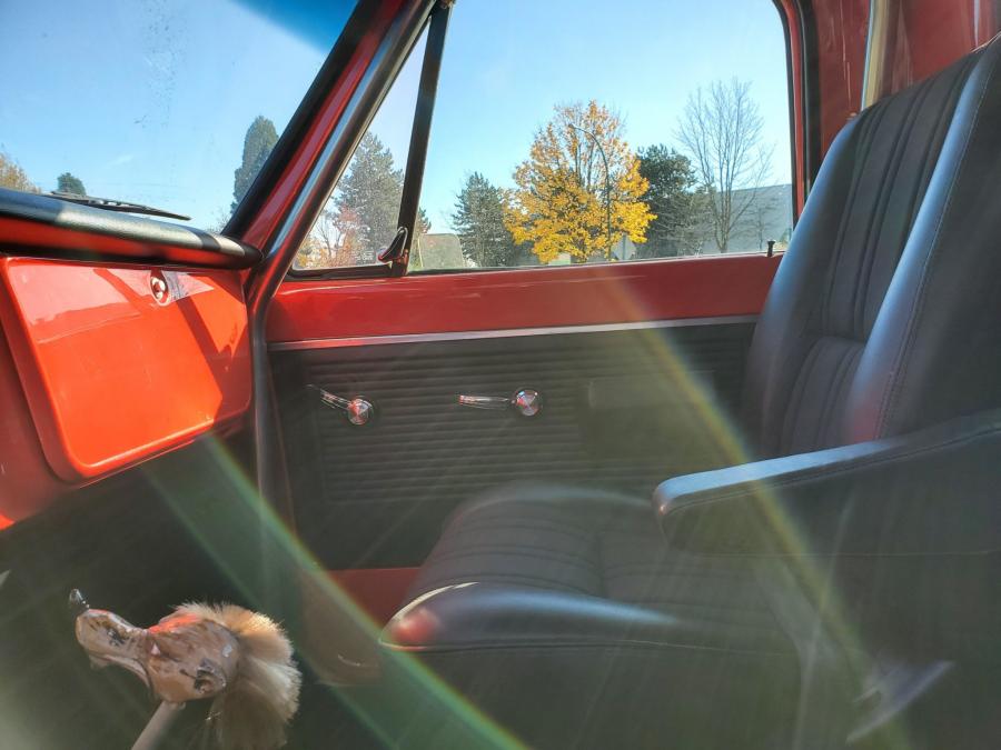Детали интерьера Chevrolet K5 Blazer 4x4 Custom 1969 года  (фото 40 из 85)